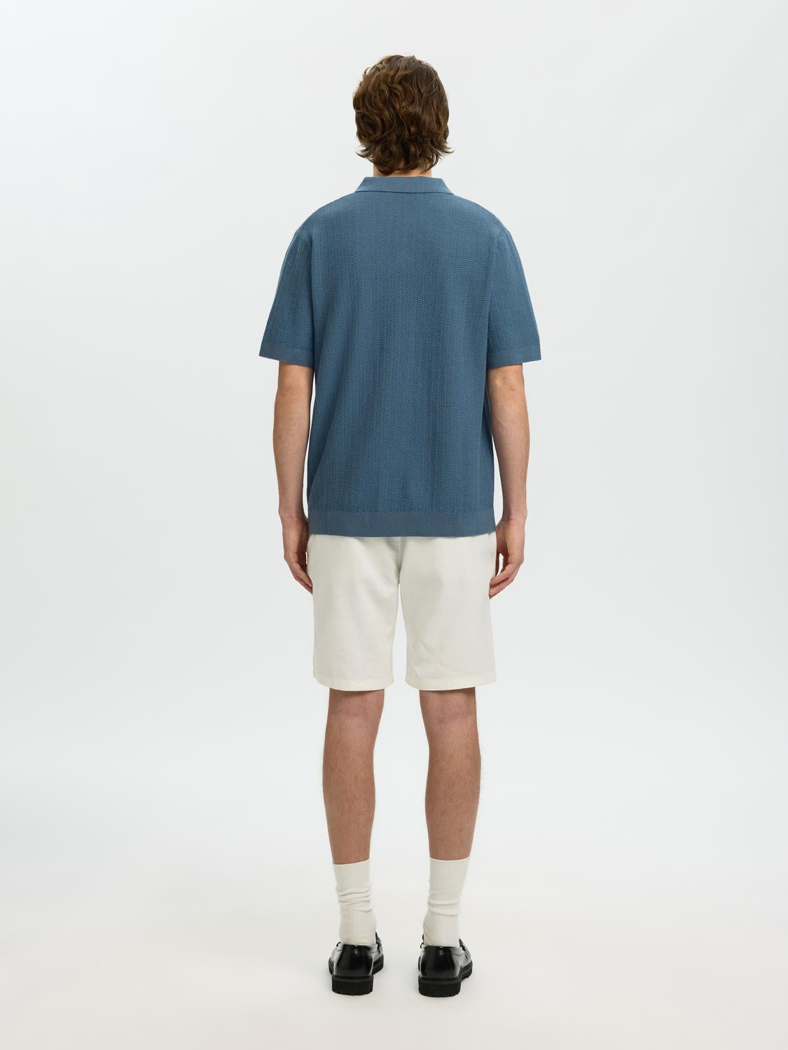 model_shot-back